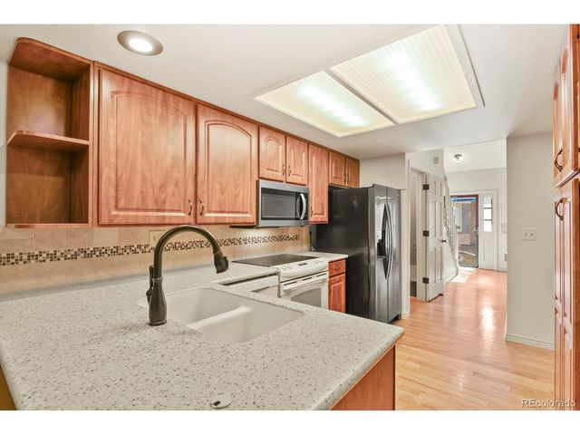 7602 S Cove Cir, Centennial, CO 80122