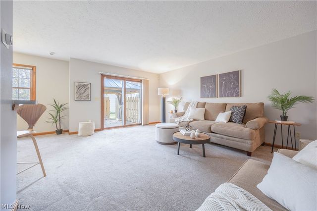 5727 Gateway Lane 1203, Brook Park, OH 44142