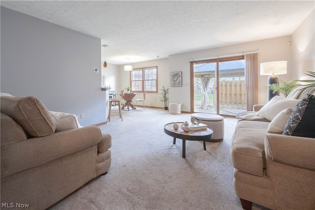 5727 Gateway Lane 1203, Brook Park, OH 44142