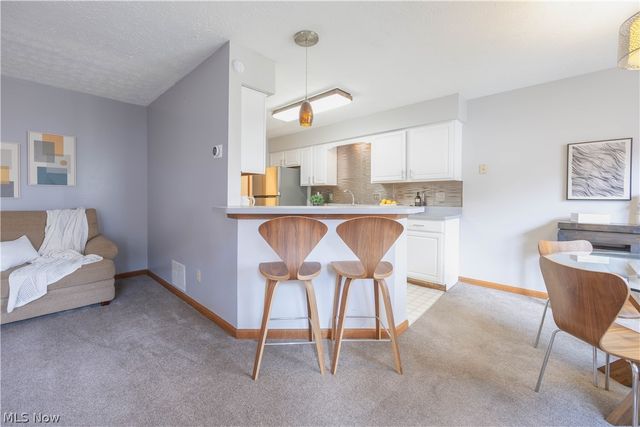 5727 Gateway Lane 1203, Brook Park, OH 44142