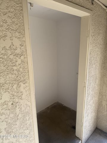 3750 N Country Club Rd Apt 44, Tucson, AZ 85716