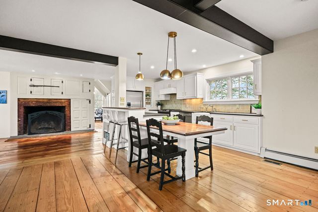 131 Tryon Street, Glastonbury, CT 06073