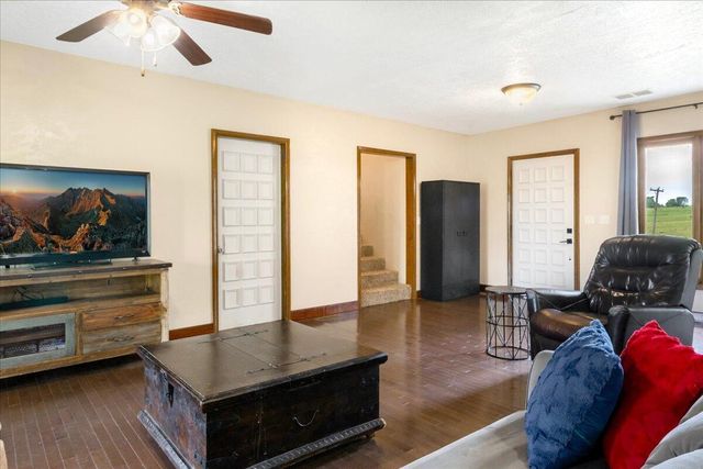 898 Short State Hwy Y, Marshfield, MO 65706