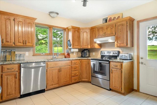 898 Short State Hwy Y, Marshfield, MO 65706