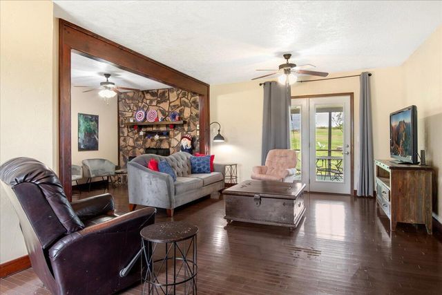 898 Short State Hwy Y, Marshfield, MO 65706