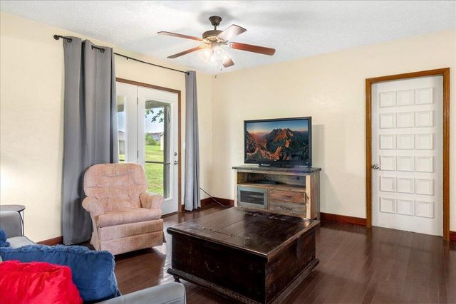 898 Short State Hwy Y, Marshfield, MO 65706