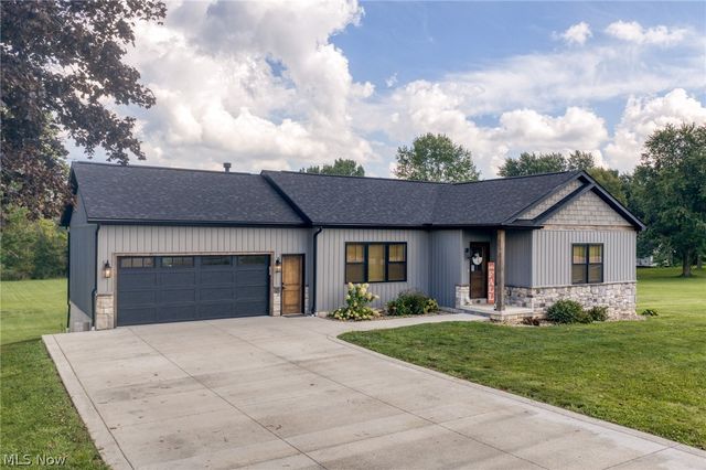 5272 California Avenue, Louisville, OH 44641