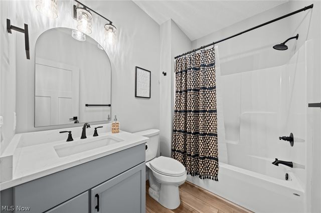 5272 California Avenue, Louisville, OH 44641