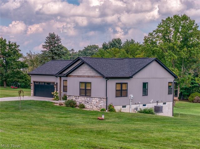 5272 California Avenue, Louisville, OH 44641