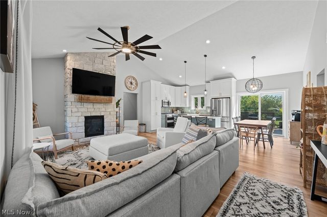 5272 California Avenue, Louisville, OH 44641