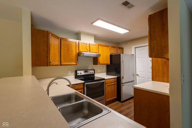 4933 Opal Ridge Lane Lane 208, Indianapolis, IN 46237