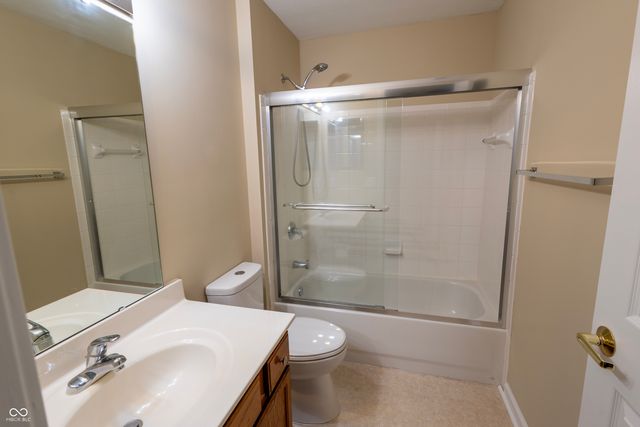4933 Opal Ridge Lane Lane 208, Indianapolis, IN 46237