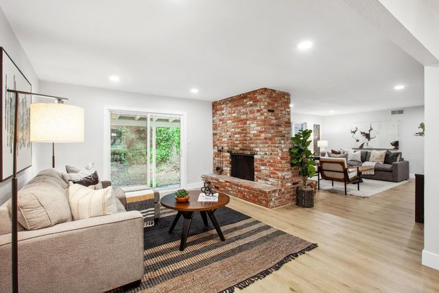 4945 Pasadena Ave, Sacramento, CA 95841