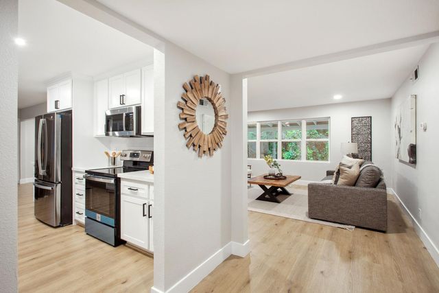 4945 Pasadena Ave, Sacramento, CA 95841