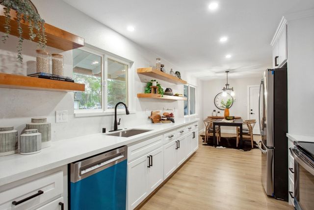 4945 Pasadena Ave, Sacramento, CA 95841