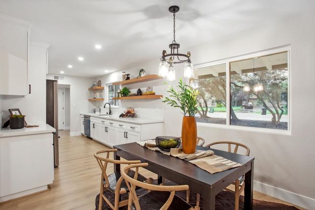 4945 Pasadena Ave, Sacramento, CA 95841