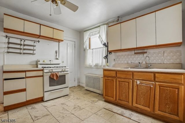 68 Chestnut St, Montclair Twp., NJ 07042