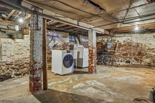 68 Chestnut St, Montclair Twp., NJ 07042