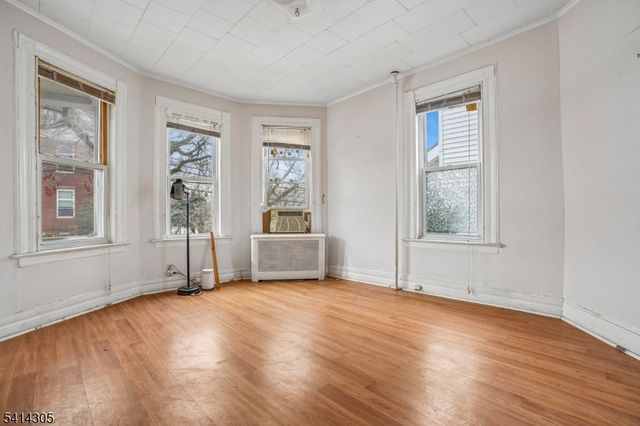 68 Chestnut St, Montclair Twp., NJ 07042