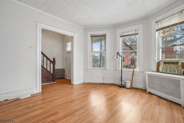 68 Chestnut St, Montclair Twp., NJ 07042