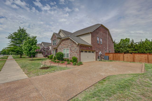 9786 Glenmore Ln, Brentwood, TN 37027