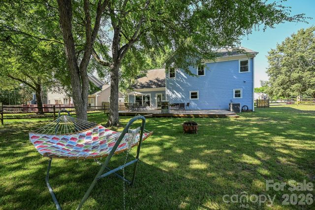 9101 Castlebay Drive, Charlotte, NC 28277
