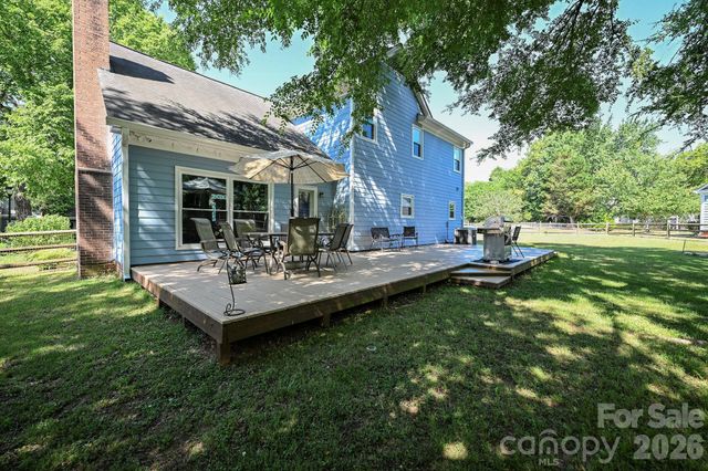 9101 Castlebay Drive, Charlotte, NC 28277