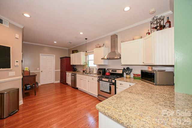 9101 Castlebay Drive, Charlotte, NC 28277