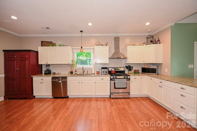 9101 Castlebay Drive, Charlotte, NC 28277
