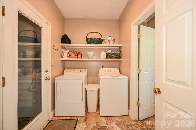 9101 Castlebay Drive, Charlotte, NC 28277