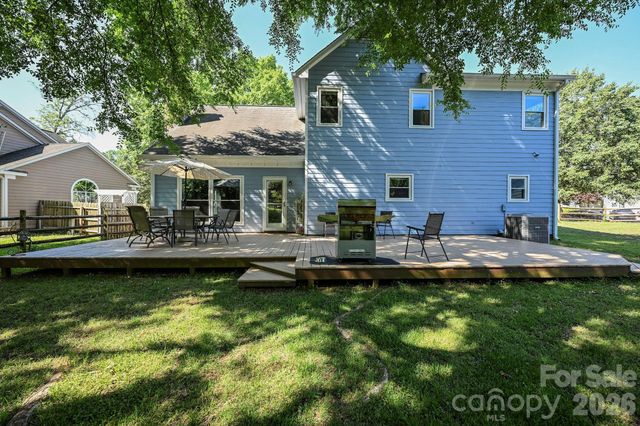 9101 Castlebay Drive, Charlotte, NC 28277
