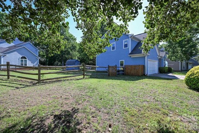 9101 Castlebay Drive, Charlotte, NC 28277