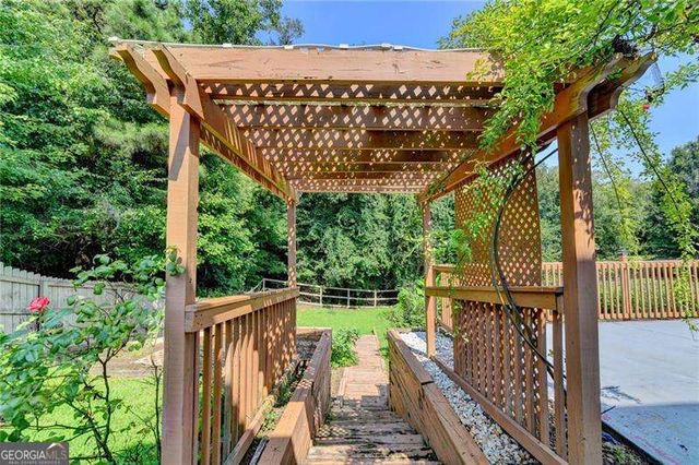 220 Nichols Drive, Suwanee, GA 30024
