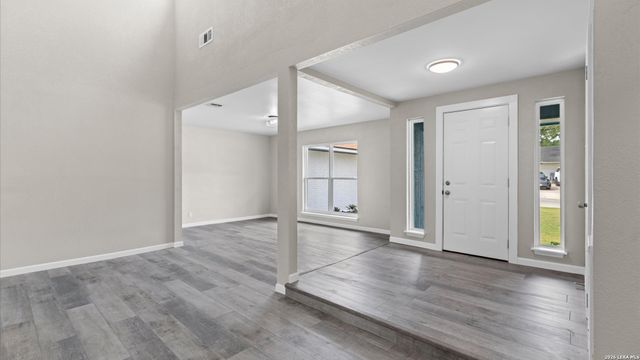 2458 Rockaway, San Antonio, TX 78232