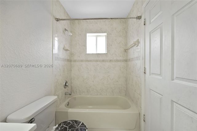 1714 NW 204th St, Miami Gardens, FL 33056