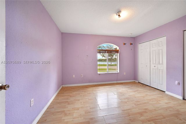1714 NW 204th St, Miami Gardens, FL 33056