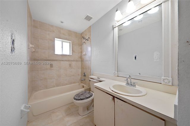 1714 NW 204th St, Miami Gardens, FL 33056