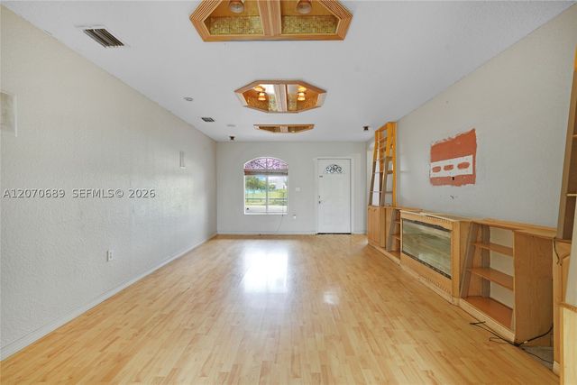 1714 NW 204th St, Miami Gardens, FL 33056