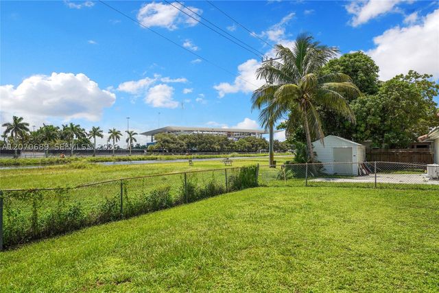 1714 NW 204th St, Miami Gardens, FL 33056