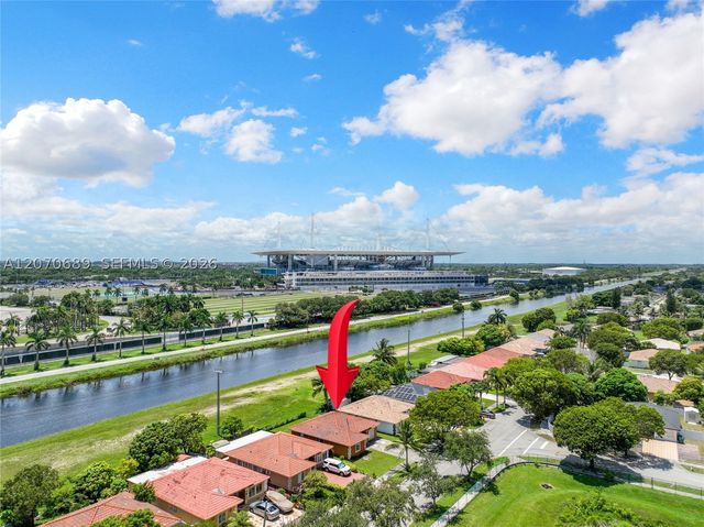 1714 NW 204th St, Miami Gardens, FL 33056