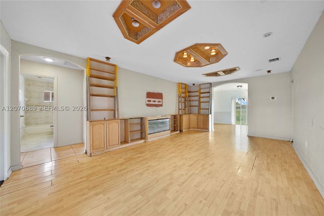 1714 NW 204th St, Miami Gardens, FL 33056