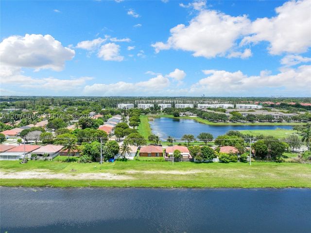 1714 NW 204th St, Miami Gardens, FL 33056