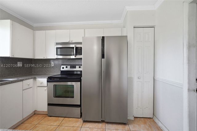 1714 NW 204th St, Miami Gardens, FL 33056