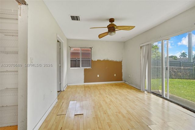 1714 NW 204th St, Miami Gardens, FL 33056