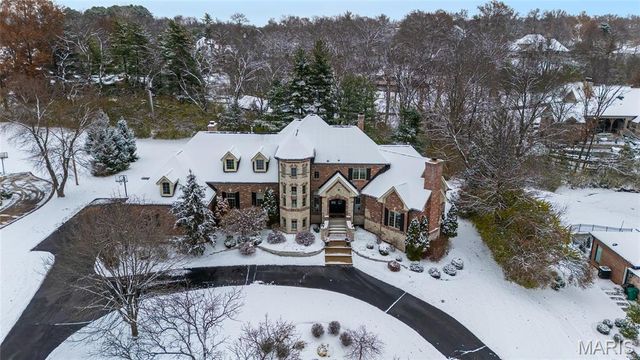 12951 Woodlark Lane, Town And Country, MO 63131