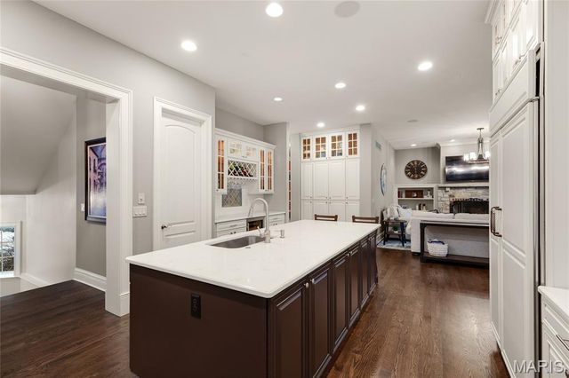 12951 Woodlark Lane, Town And Country, MO 63131