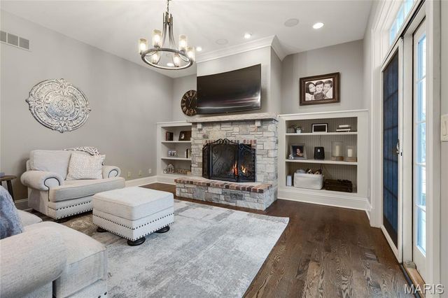 12951 Woodlark Lane, Town And Country, MO 63131