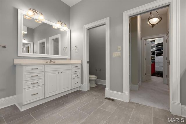 12951 Woodlark Lane, Town And Country, MO 63131