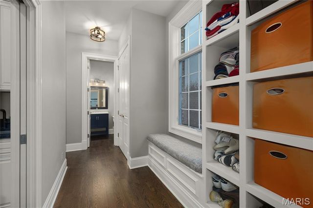 12951 Woodlark Lane, Town And Country, MO 63131