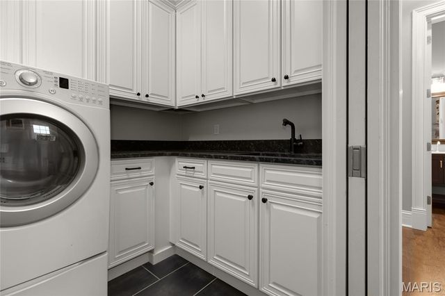 12951 Woodlark Lane, Town And Country, MO 63131